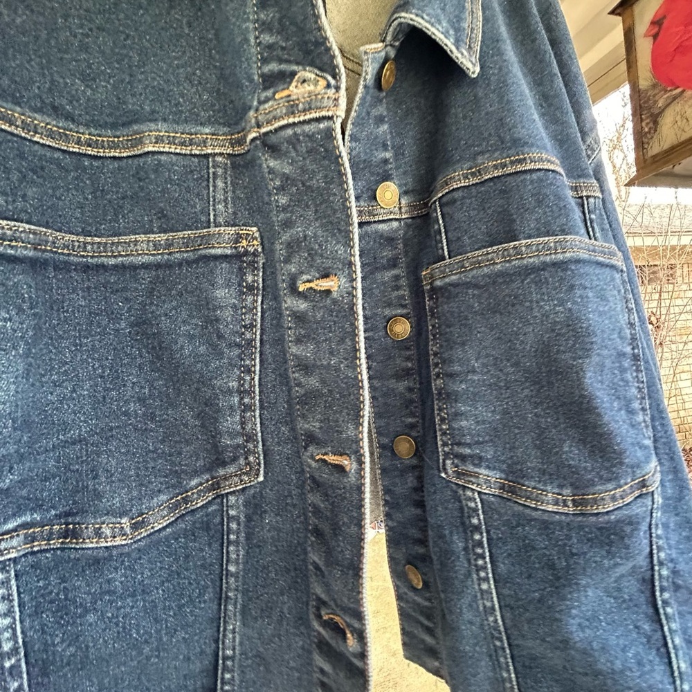 NWT- Women’s AVA & VIV Cropped Denim Jacket - Picture 3 of 11